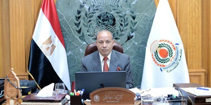 رئيس جامعة المنصورة يشارك في اجتماع المجلس الأعلى للجامعات برئاسة وزير التعليم العالي