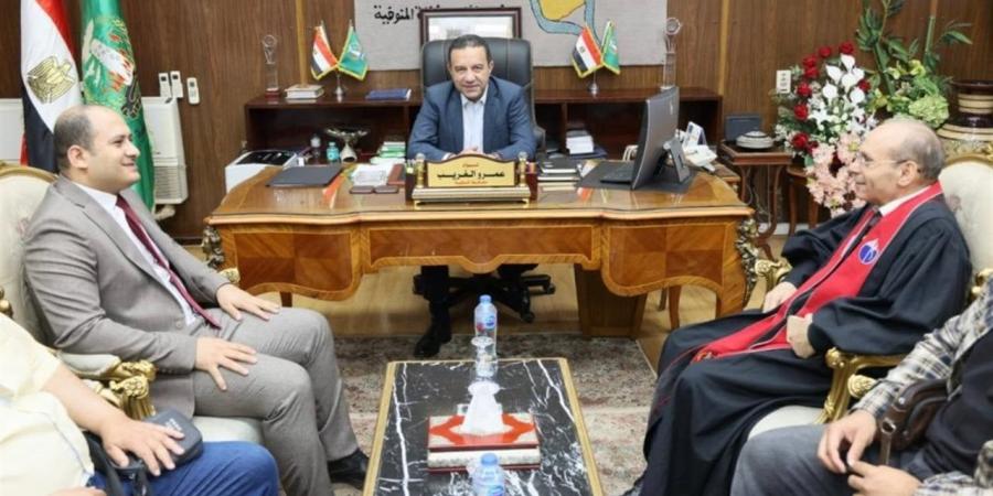 محافظ المنوفية يستقبل وفد الكنيسة الإنجيلية للتهنئة بعيد الأضحى المبارك