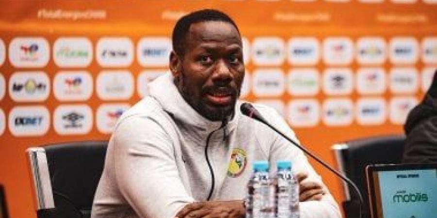 تدخل سياسي عاجل لحل أزمة مدرب السنغال قبل كأس العالم