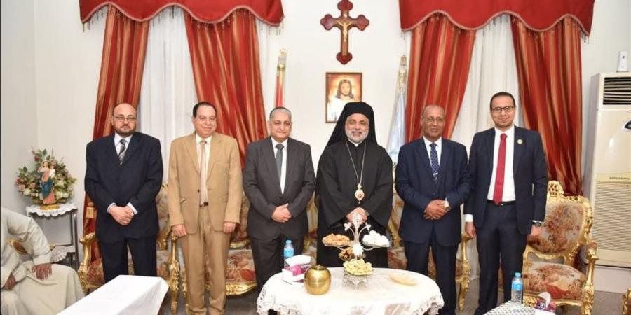 وفد كنسي يهنئ رئيس مدينة أرمنت بعيد الأضحى المبارك