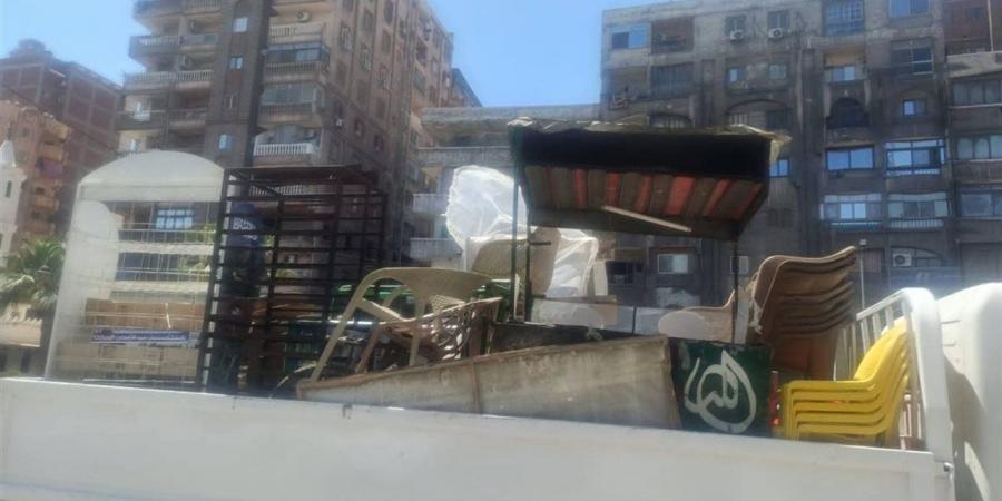 حملات لإزالة الإشغالات والتعديات لتسهيل حركة المارة بالعجمي