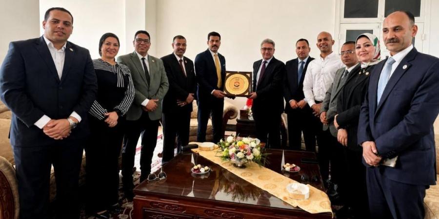 وفد حزب الحرية المصري يلتقي السفير المصري في بكين ويؤكد أهمية الاستفادة من التجربة الصينية في دعم جهود التنمية والاستثمار