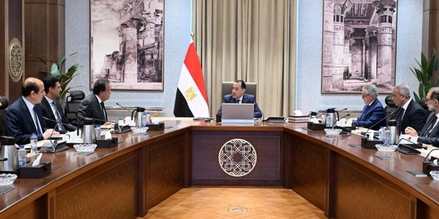 رئيس الوزراء يتابع تعزيز الرقابة على مصانع الأغذية