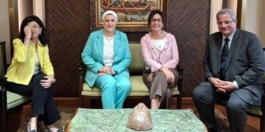 وزيرة الثقافة ورئيسة المجلس القومى للطفولة تبحثان سبل التعاون المشترك