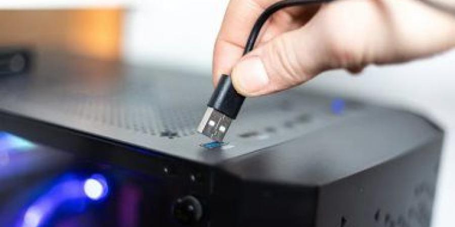 أيهما أسرع: منفذ USB الأزرق أم التركواز «Teal»؟