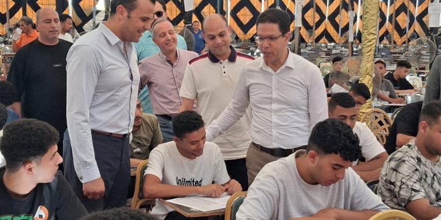 رئيس جامعة بنها يتفقد سير الامتحانات بكلية علوم الرياضة ويشيد بانتظام اللجان