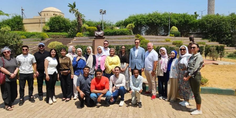 بحضور دبلوماسي.. القاهرة تحتفي بيوم اللغة الروسية وتزيح الستار عن تمثال «بوشكين» المرمم|صور