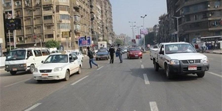سيولة مرورية بمحاور القاهرة والجيزة وتباطؤ بحركة السير في شارع الهرم