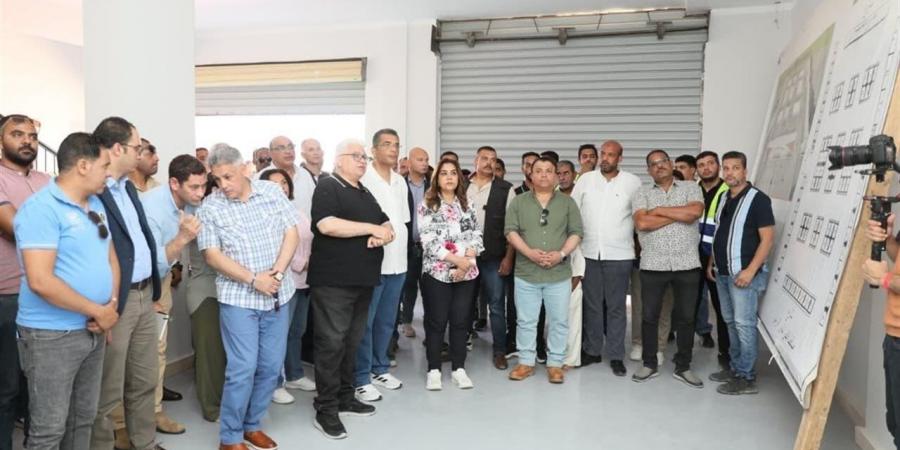 منال عوض تتابع آخر مستجدات مجمع خدمات سوق الجملة الجديد بالغردقة