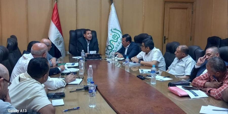 سكرتير عام الفيوم المساعد يشدد على سرعة التعامل مع المتغيرات المكانية