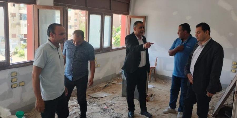 وكيل "شباب القليوبية" يتابع أعمال تطوير الإنشاءات ورفع كفاءة البنية التحتية