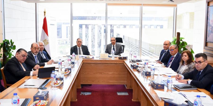 وزير الخارجية يشارك في الاختبار الشفوي للمتقدمين لمسابقة التعيين بوزارة الخارجية|صور