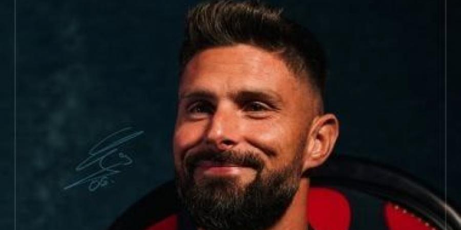 جيرو يجدد عقده مع ليل الفرنسى عامًا إضافيًا حتى 2027