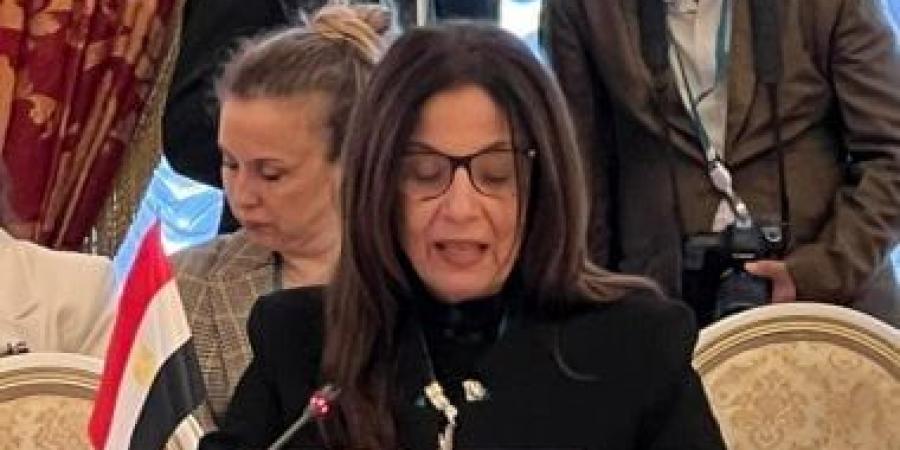 وزيرة الثقافة تتوجه إلى باريس لتعزيز الشراكة الثقافية بين مصر وفرنسا