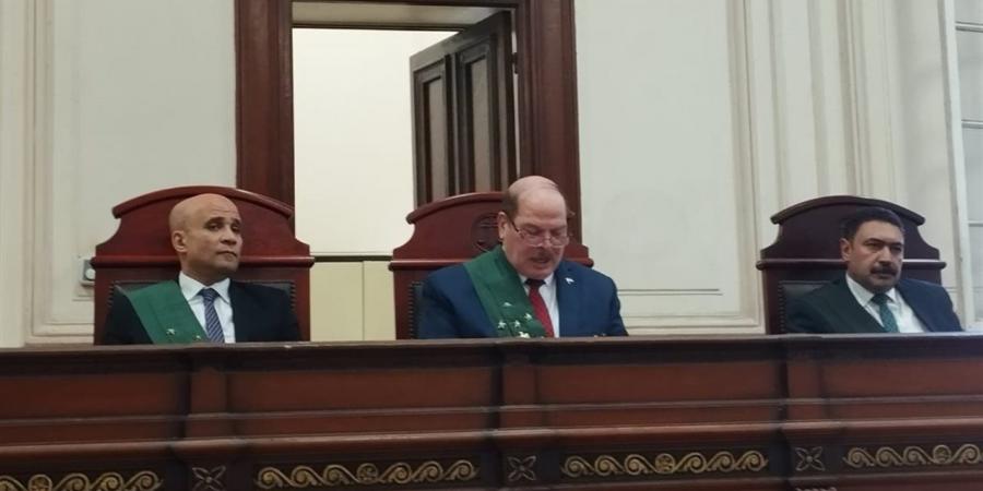 الحبس سنة لشاب تعدى على والدته بسبب المخدرات وإيقاف التنفيذ بعد تنازلها