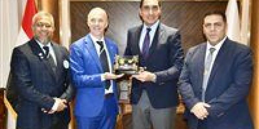 وزير الرياضة ورئيس الاتحاد الدولي للكيك بوكسينج يبحثان ألعاب إفريقيا 2027