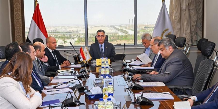 وزير التموين يترأس اجتماع اللجنة العليا للمشروع القومي "Carry On"