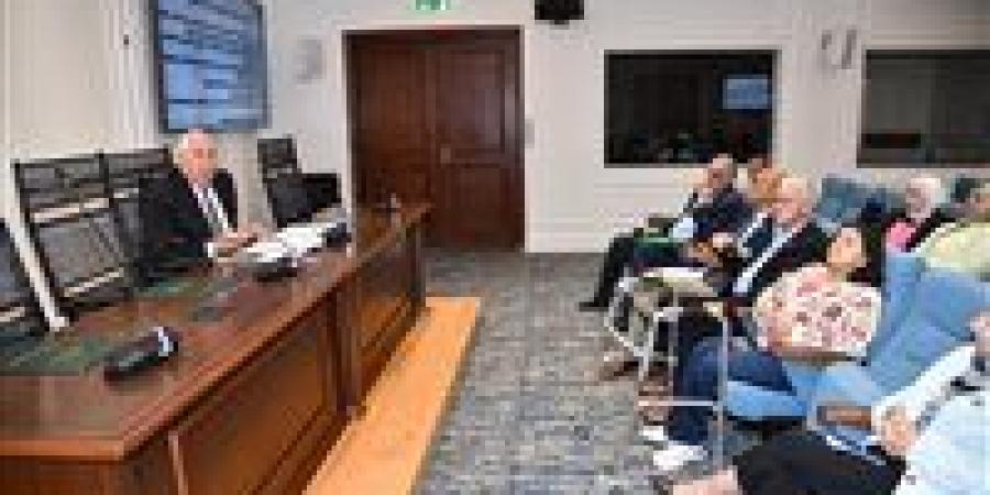 الحكومة تعلن من البرلمان إنشاء "شلاتر" لإيواء الكلاب الضالة بعدد من المحافظات ضمن خطة شاملة لإدارة الملف