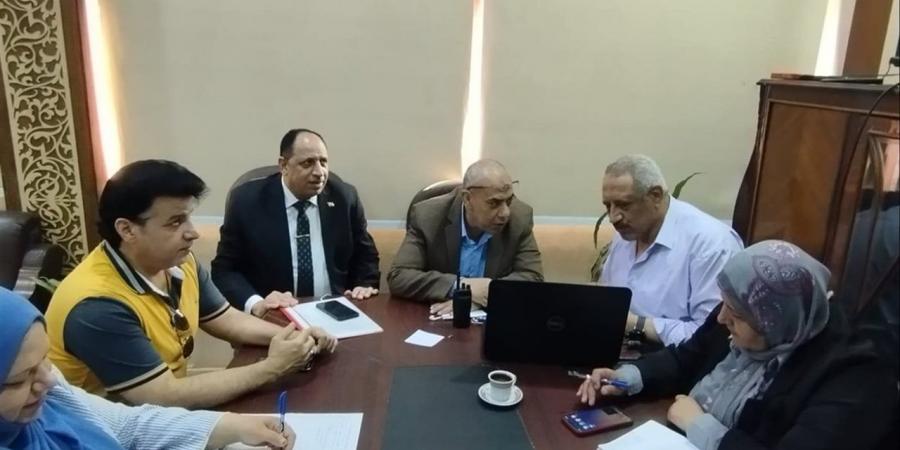 مدير "تعليم القليوبية" يتابع امتحانات الشهادة الإعدادية لضمان الانضباط والعدالة