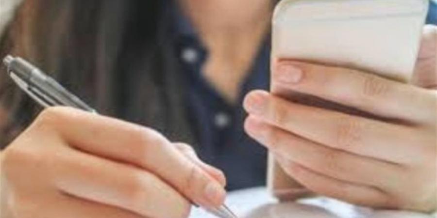 ضبط هاتف مع طالب داخل الامتحان.. هل يؤدي إلى إلغاء المادة؟