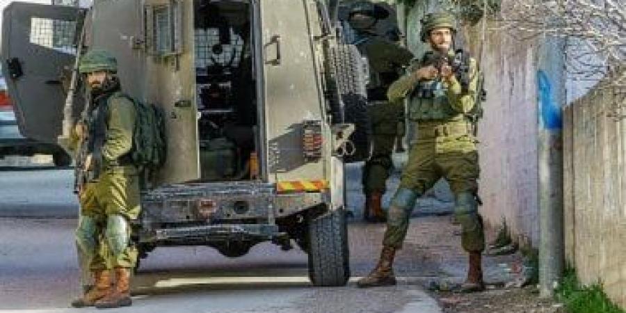 إصابة سيدة فلسطينية وهدم منزل واقتحامات إسرائيلية متفرقة بالضفة الغربية