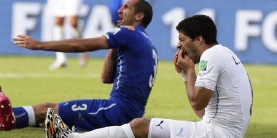 نطحة وعضة وحرب شوارع و16 إنذار ..مشاهد لاتٌنسى في تاريخ المونديال