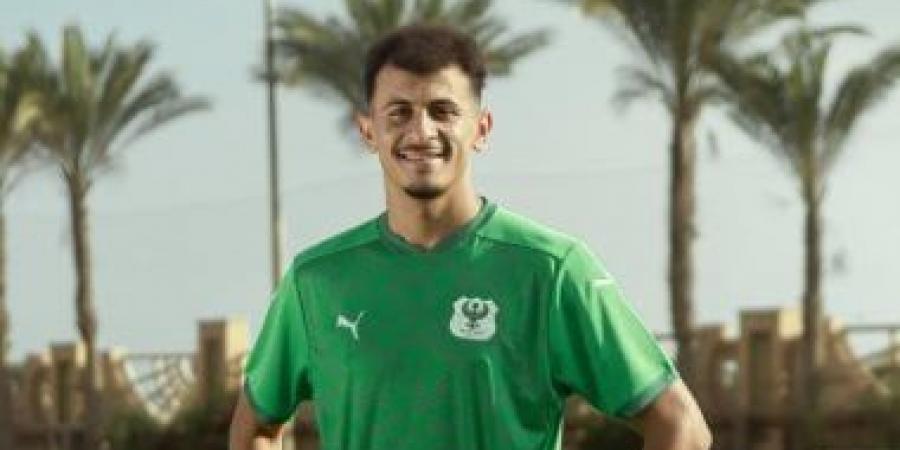 عمر الساعى لاعب الأهلى يحتفل بزفافه اليوم فى أحد فنادق القاهرة