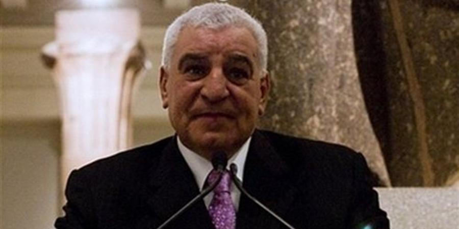 زاهي حواس يكشف كواليس معارك خاضها لاستعادة آثار مصرية مهربة