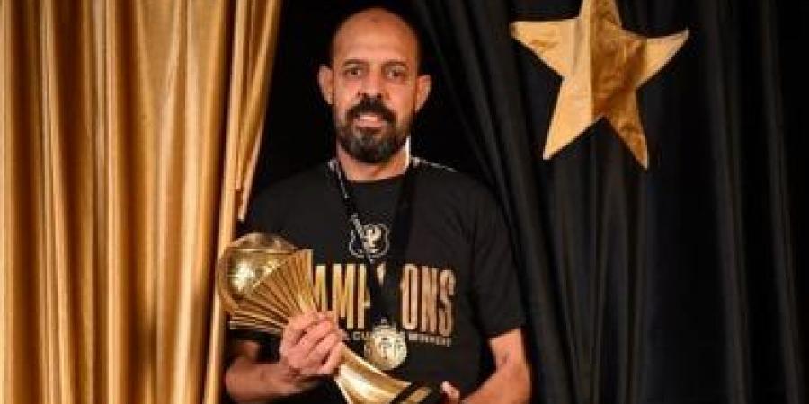 جلسة لتحديد احتياجات المصري الصيفية بعد تجديد عقد عماد النحاس