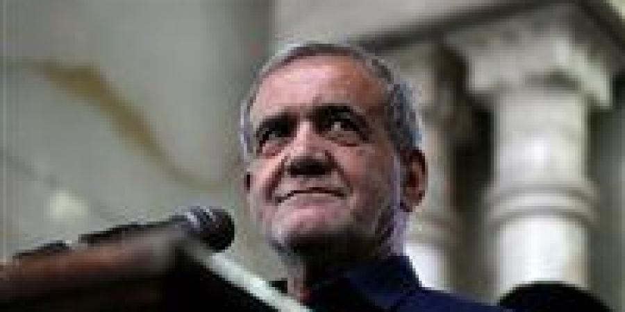 الرئيس الإيراني: قرار الحرب والتفاوض بيد المرشد