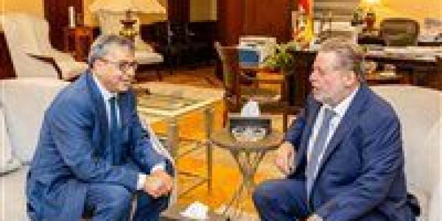 محافظ البنك المركزي يبحث مع نظيره التونسي أوجه التعاون المشترك بين الجانبين