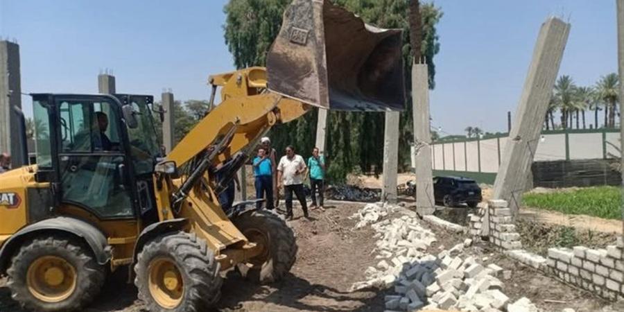 الفيوم: رئيس مركز سنورس يتفقد المشروعات الخدمية وإزالة التعديات