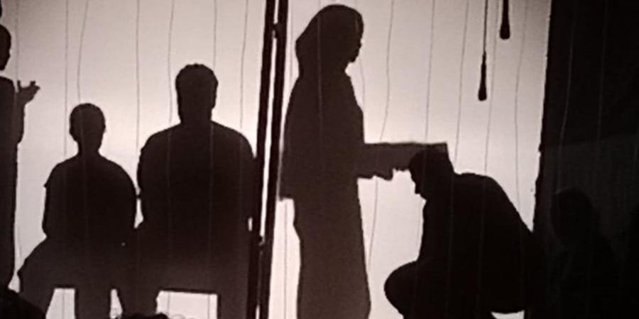 عرض "سبعة" يناقش أثر الكلمات في تشكيل الذاكرة الإنسانية بمسرح ثقافة العريش