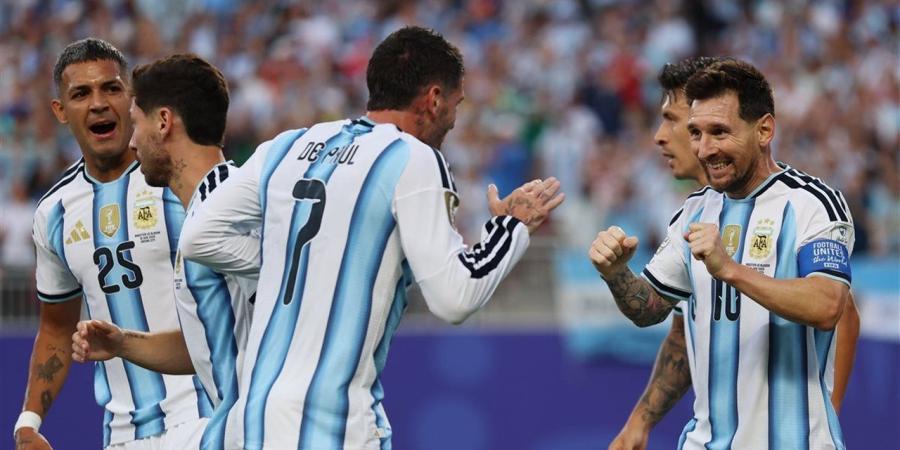 هاتريك ميسي يقود حامل اللقب الأرجنتين لبداية قوية ضد الجزائر في كأس العالم