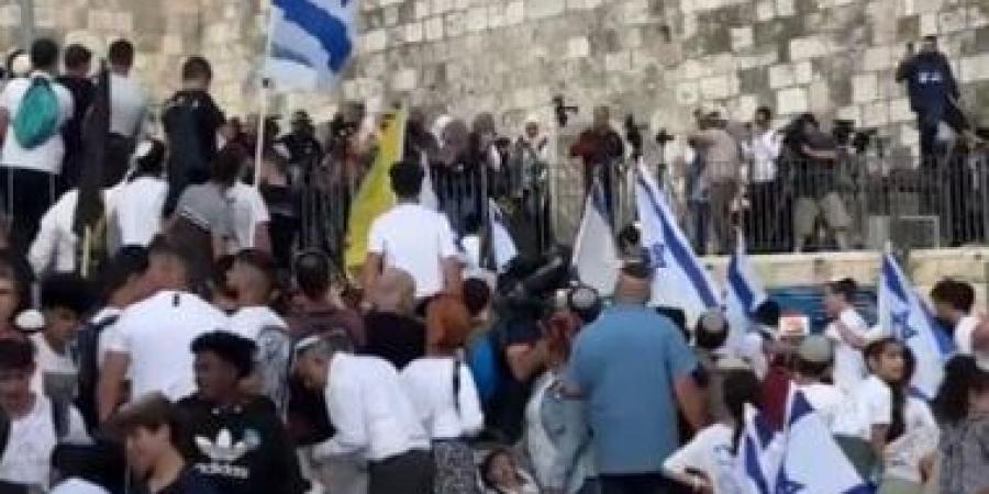 مستوطنون يشعلون النيران بمسجدين شمال رام الله فى الضفة الغربية