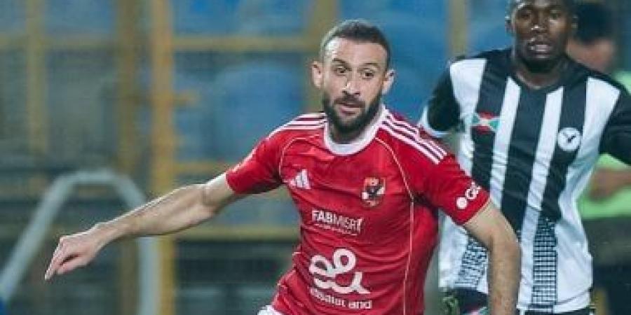 الأهلي يستقر على قيد عمر كمال في قائمة الموسم الجديد