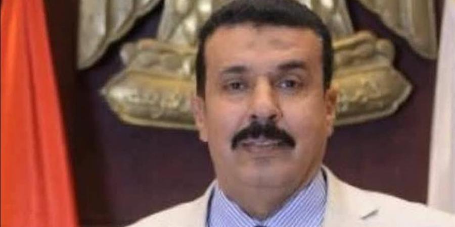 رئيس جامعة قناة السويس يُثمن جهود الدكتور ماجد العزازي