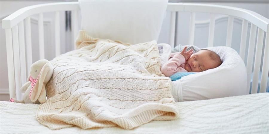 الحرارة تجعله عرضة للجفاف.. متى يتحول الصيف لخطر حقيقي على طفلك الرضيع؟