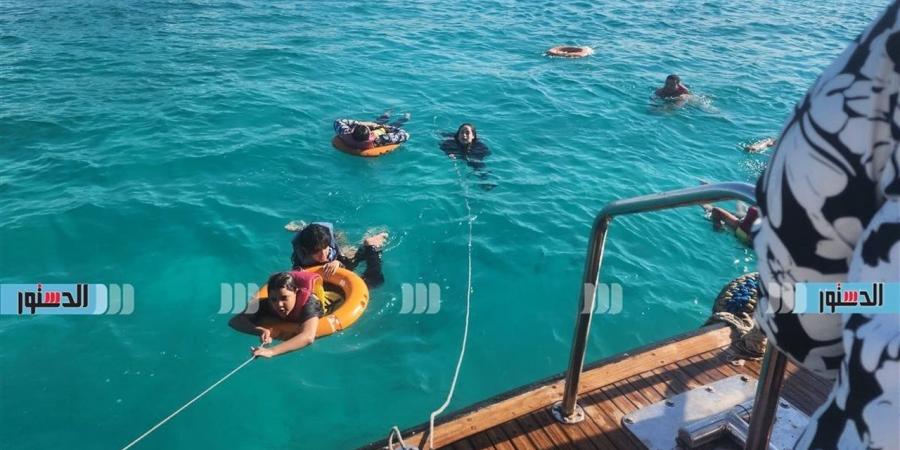 إقبال المواطنين والمصطافين على الرحلات البحرية بمطروح