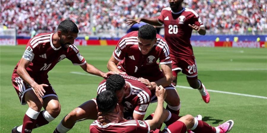 التشكيل الرسمي لمواجهة قطر وكندا في المونديال
