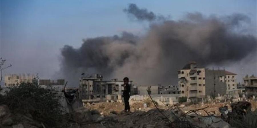 استشهاد 3 فلسطينيين بينهم مصور صحفي جراء قصف الاحتلال الإسرائيلي مخيم البريج