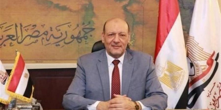 حزب "المصريين": حضور الرئيس السيسي حفل تخرج الأئمة رسالة حاسمة