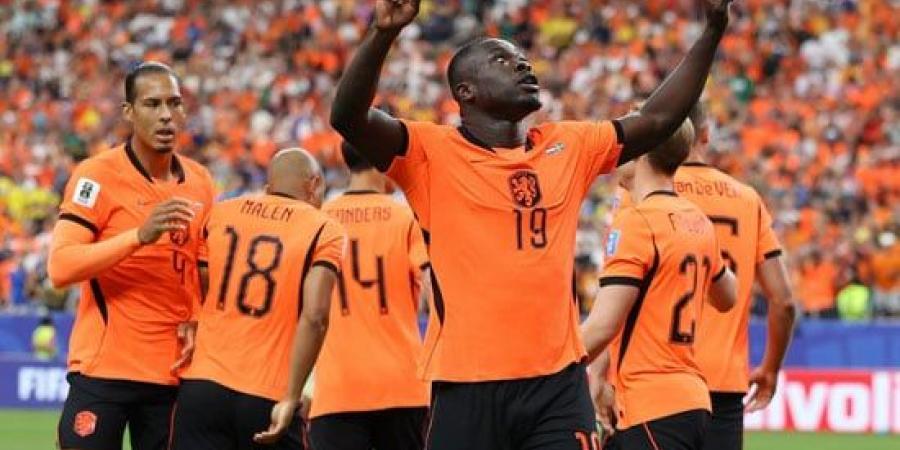 هولندا ضد السويد.. بروبي يواصل التألق ويسجل الهدف الثاني للطواحين 2-0 (فيديو وصور)