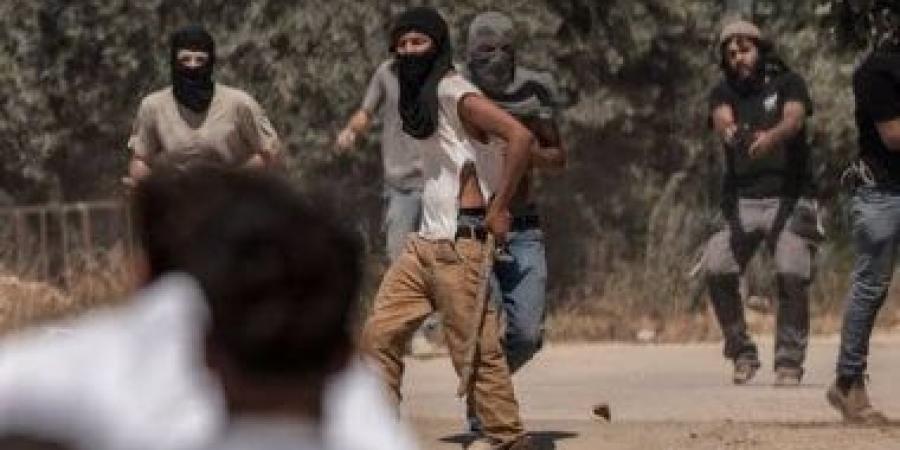 مستوطنون يهاجمون ترمسعيا وسنجل شمال شرق رام الله