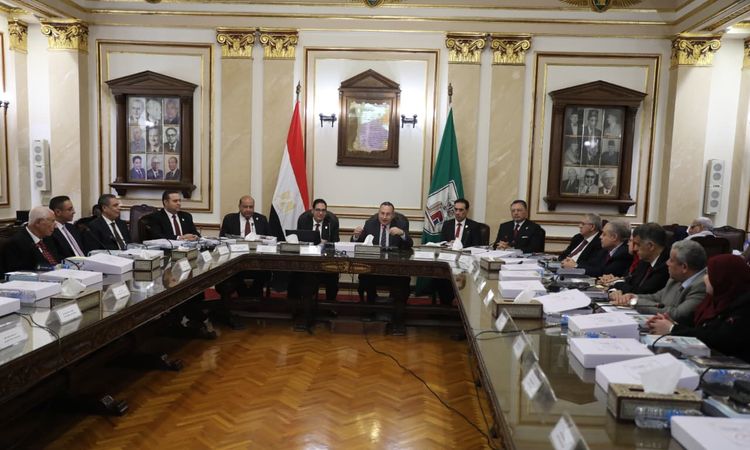 وزير التعليم العالي يؤكد من جامعة القاهرة أهمية انتظام الدراسة وربط التعليم بسوق العمل