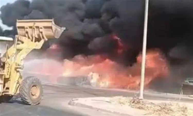 اندلاع حريق كبير في أنابيب الصرف بالمنطقة الصناعية في 6 أكتوبر