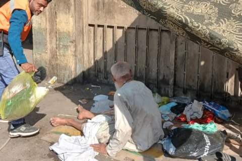 عودة مسن القليوبية إلى أسرته بفضل جهود فريق التدخل السريع بعد نشر حالته