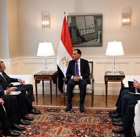 مدبولي يجري محادثات مع شركة شيفرون حول توسيع أنشطة استكشاف وإنتاج الغاز في مصر