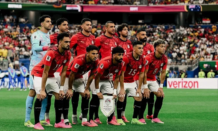 منتخب مصر يستعد لمواجهة أنجولا بقيادة صلاح وإمام عاشور في التشكيلة الأساسية