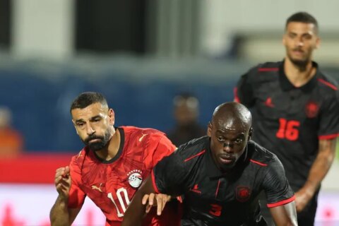 الشوط الأول ينتهي بالتعادل السلبي في مواجهة مصر وأنجولا بتصفيات أمم إفريقيا